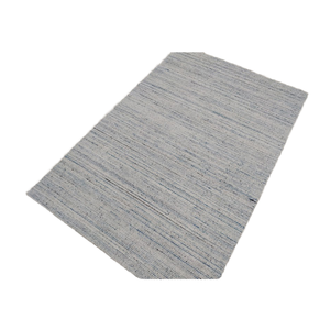 Alfombra tejida a mano de lujo Patrón llamativo Estilo liso Precio competitivo por cantidad a granel para el baño del hotel en la India - Product Image 1