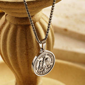 Collier pendentif pièce de <span class=keywords><strong>50</strong></span> <span class=keywords><strong>pesos</strong></span> Hip Hop créatif 2026, bijoux de mode personnalisés en acier inoxydable 316 pour hommes et femmes, vente en gros - Product Image 4