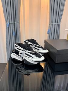 Nouvelles chaussures de marche décontractées haut de gamme 2026 avec semelle au design spatiale pour tenue de voyage en extérieur - Product Image 2