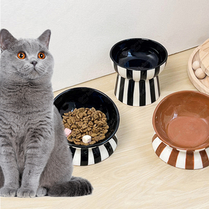 Bol d'alimentation pour animaux de compagnie à rayures contrastées, style minimaliste, vente en gros d'usine OEM ODM - Product Image 1