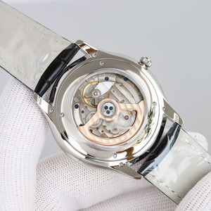 นาฬิกาข้อมือผู้ชายสไตล์มินิมอลสุดหรู ดีไซน์เรียบง่าย ขนาดบางพิเศษ 8.5 มม. พร้อมกระจกแซฟไฟร์และฟังก์ชั่นบอกวันที่ - Product Image 4