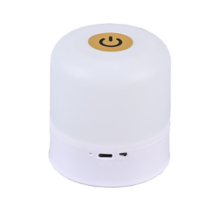 Lampe de nuit portable moderne à télécommande RGB, 1200 mAh, avec capteur tactile intelligent, intensité réglable, émission blanc chaud pour chambre à coucher - Product Image 6
