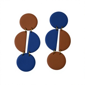 Boucles d'oreilles créoles tendance en acrylique de haute qualité, multicolores avec strass en cristal, plaquées or, pour femmes, bijoux de fête et d'anniversaire - Product Image 2