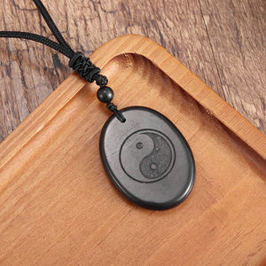 จี้หินชุงไกต์ธรรมชาติรัสเซีย หมุนได้ 360 องศา ป้องกัน EMF ลายหยินหยาง ผลิตในจีน เหมาะสำหรับเป็นของขวัญ - Product Image 4