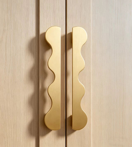 Poignée longue en laiton massif pour armoire, design ondulé linéaire continu, barre de quincaillerie de luxe pour placards, commodes et tiroirs - Product Image 2