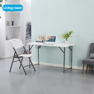 Chaises pliantes de jardin en plastique blanc, légères et portables, idéales pour les événements et les mariages - Product Image 3