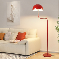 Lampadaire LED contemporain en verre, très prisé, pour une touche décorative intérieure au salon et près du canapé