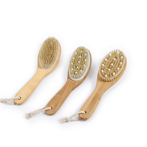 Cepillo Corporal de Spa con Logotipo Personalizado, Cepillo de Madera Exfoliante y Desintoxicante con Cerdas de Jabalí que Elimina la Piel Muerta - Product Image 1