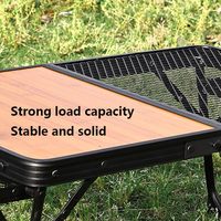 Table de barbecue pliable multifonctionnelle portable et durable avec un design moderne en maille métallique et imitation bois pour le parc, le barbecue, le pique-nique, le camping