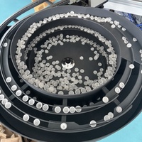 Machine d'assemblage de bouchons avec silicone de repassage pour bouteilles