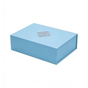 Caja de Regalo Magnética Rígida Plegable para Ropa y Calzado, con Logotipo Personalizado en Relieve, Hecha con Materiales Reciclados - Product Image 1