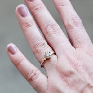 Anillo de moissanita de plata 925, joyería de corte redondo de diamante antiguo chapada en oro, salida de fábrica - Product Image 6