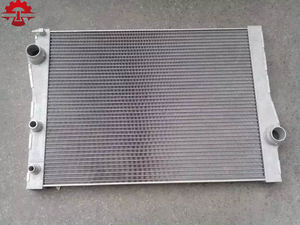 MYGT radiatore per auto di alta qualità adatto per <span class=keywords><strong>BMW</strong></span> 7x5 X6-E71-40 spessore 17117533472 F10-17117570093 serbatoio dell'<span class=keywords><strong>acqua</strong></span> interamente in alluminio - Product Image 5