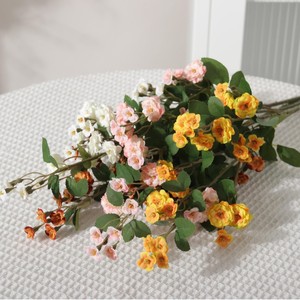 Roses artificielles en soie Dream Castle, fleurs jaunes, décorations de mariage, accessoires pour la maison - Product Image 2
