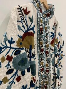 Hecho a mano TNT Vintage Suzani Chaqueta corta de invierno bordado Suzani chaquetas fiesta desgaste abrigo para mujer - Product Image 4