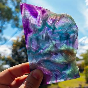 แผ่นหินฟลูออไรต์สีรุ้งสไตล์โบฮีเมียนสำหรับการบำบัดทางจิตวิญญาณ ขายส่ง แฟชั่นทันสมัย สำหรับตกแต่งบ้านอย่างมีเอกลักษณ์ ของขวัญวันหยุด - Product Image 4