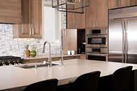 AlandCabinet Îlot de cuisine en bois massif personnalisé Design classique Panneau surélevé à panneau plat comprend robinet d'évier stratifié en marbre