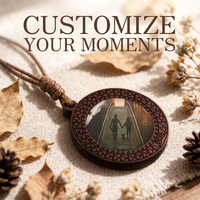 Collier circulaire en bois personnalisable avec portrait de couple, chaîne longue rétro à double sens pour pull