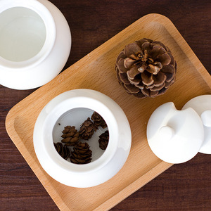 Barattolo <span class=keywords><strong>in</strong></span> <span class=keywords><strong>Ceramica</strong></span> Bianca Pura per Spezie, Peperoncino, Zucchero, Caffè e Latte, Grande, con Incisione, Design Moderno e Semplice, Coperchio e Cucchiaio - Product Image 2