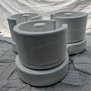 Simpatiche attrezzature carosello da interno bianco Beige rosa per feste per bambini evento a tre posti elettrico Soft Play giostra a noleggio - Product Image 5