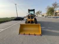 Schmaler Kompakt-Radlader 1500kg Mini-Frontlader für Villa, Hof und Gemeinschaftsrenovierung