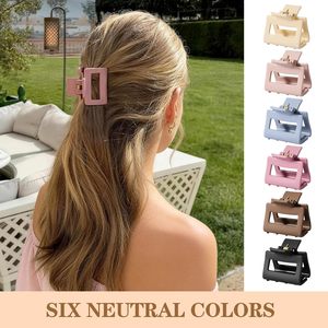 กิ๊บหนีบผมพลาสติกแบบด้าน ขนาดเล็ก 5 ซม. รูปทรงสี่เหลี่ยม |   กิ๊บติดผมแบบยุโรป แข็งแรง ไม่ลื่นหลุด สำหรับผู้หญิงผมหนา ใช้สำหรับงานปาร์ตี้ บรรจุภัณฑ์กล่อง - Product Image 4