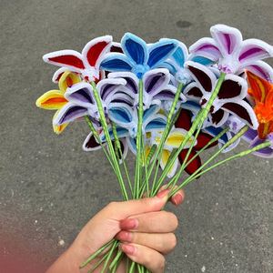 Limpiapipas Creativos para Manualidades DIY, Flores de Lirio de Varillas Retorcidas con Acabado Artificial, Regalos Artesanales - Product Image 4
