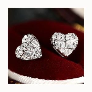 Boucles d'oreilles clous Xinfly en or 18 carats avec diamant 0,26 ct, motif cœur, mignonnes et tendance pour les fêtes - Product Image 2