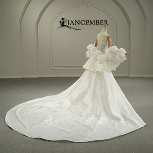 Robe de mariée sirène de luxe en satin Gt26003 avec appliques de roses 3D spectaculaires et traîne cathédrale détachable Jancember - Product Image 4