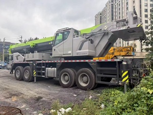 Grue mobile d'occasion Zoomlion ZTC1300V 130H 130T avec moteur et pompe, disponible à Dubaï, à prix réduit. - Product Image 2