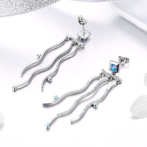 Pendientes colgantes plateados de moda con circonita de corte princesa y diseño de cadena en cascada para mujer, joyería de fiesta - Product Image 3