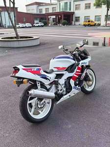 ยางของรถฮอนด้า <span class=keywords><strong>CBR400RR</strong></span> นั้นพอใช้ได้ และไม่มีเสียงรบกวนเมื่อเครื่องยนต์ยังเย็นหรือร้อน - Product Image 5