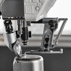 Simge.S6-961S Machine à coudre industrielle à point noué, simple aiguille, pour chaussures, avec moteur, haute vitesse, à colonne et à bras long - Product Image 3