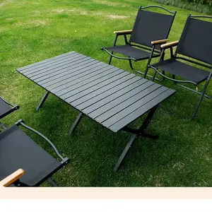 野营折叠桌椅，轻便的便携式铝合金蛋卷桌，带方便携带的包，适用于室内、室外