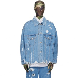 Veste en jean bleu déchiré à bords effilochés et délavés pour homme - Product Image 1