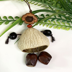 Colgante de Madera de Durazno Natural Hecho a Mano con Temática Animal para Terapia Sonora y Alivio del Estrés, Adorno Personalizado para Bolsos - Product Image 4