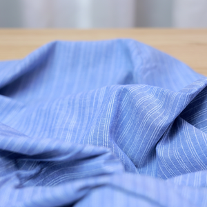 Tela de Algodón Khadi Orgánica Tejida a Mano, Peso Medio 125 GSM, Diseño de Rayas Azules Hecho a Mano, Transpirable y de Secado Rápido para Niñas y Niños - Product Image 1
