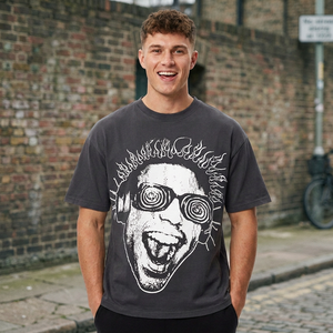 Camiseta de Manga Corta para Hombre, Color Gris Oscuro, con Estampado de Personajes, Cuello Redondo, Corte Holgado, 100% Algodón Jersey, Casual, Ecológica - Product Image 3