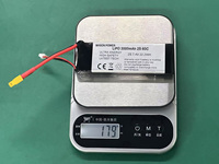 بطارية ليثيوم خفيفة الوزن للغاية قابلة للتخصيص 2S 7.4V 3000mAh 60C مع علبة صلبة لمركبات التحكم عن بعد (RC) مثل السيارات والشاحنات والدبابات وطائرات FPV