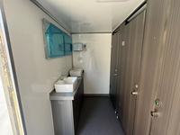 Remorque WC portable moderne d'extérieur très vendue avec lavabo et urinoir