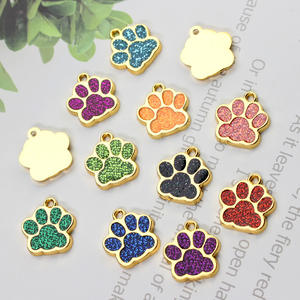 HC522 Dijes Colgantes de Esmalte Brillante con Huellas de Pata de Gato, Perro y Oso, Color Metal Dorado, 16x18mm, para Llaveros y Collares de Mascota - Product Image 4