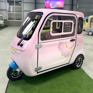 รถสามล้อไฟฟ้าพลังงานแสงอาทิตย์แบบใหม่ ราคาประหยัด 60V 2000W สำหรับผู้สูงอายุ พร้อมห้องโดยสารและมือจับขับเคลื่อน - Product Image 1
