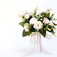 Bouquet de mariée en roses artificielles blanches avec feuilles vertes, ruban en soie blanc, fleur élégante pour la mariée, cérémonie de mariage