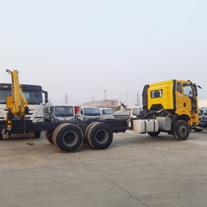 Camion grue télescopique professionnelle FAW 6x4 à montage arrière pour services sur chantier - Product Image 3