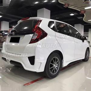 Kit carrosserie et accessoires pour Honda Fit GK5 2016 : Lame de pare-chocs avant, jupes latérales, spoiler de pare-chocs arrière, séparateur et diffuseur - Product Image 5