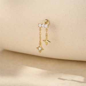 Boucle d'oreille à dos plat en or 18 carats et argent sterling S925, motif lune, étoile, pompon, œil et cristal bleu, étoile à quatre branches - Product Image 3