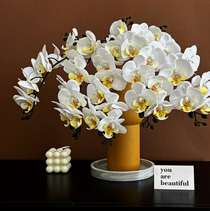 Venta directa de fábrica de lujo 8 cabezas PU Phalaenopsis orquídea Faux púrpura blanco orquídeas para arreglos de boda en el hogar - Product Image 2