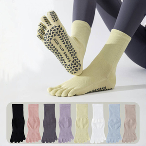 Chaussettes de yoga et de Pilates pour femmes LONGFEI, vente en gros, logo personnalisé, fabricant, chaussettes de yoga antidérapantes spéciales à cinq doigts - Product Image 1