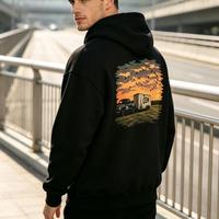 Sweat-shirt en molleton French Terry imprimé sur toute la surface, personnalisé avec un motif noir et blanc, fabriqué avec la technologie DTF Heat.
