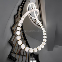 Lustre moderne en verre givré à chaîne torsadée, globe lumineux LED personnalisé, pour hall d'hôtel, atrium, plafond haut, éclairage commercial suspendu